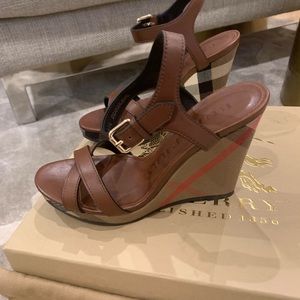 House Check leather platform wedges